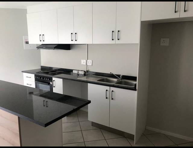 2 BEDROOM PROPERTY TO RENT IN ROODEKRANS